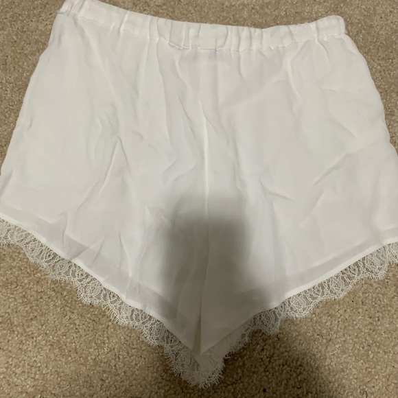 Lovers and friends white shorts - Picture 2 of 4